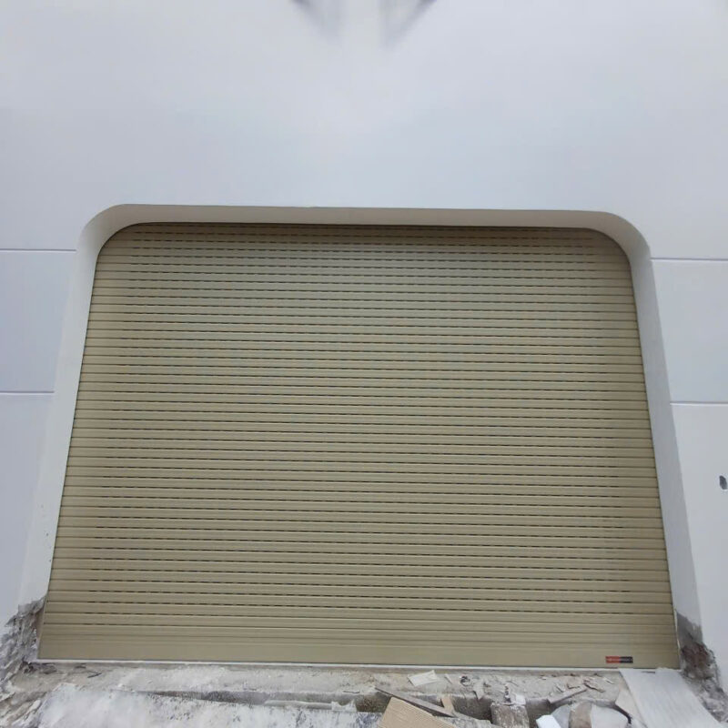 5 Điều Gia Chủ Cần Biết Về Cửa Cuốn Đức – Thẩm mỹ màu sắc sang trọng.