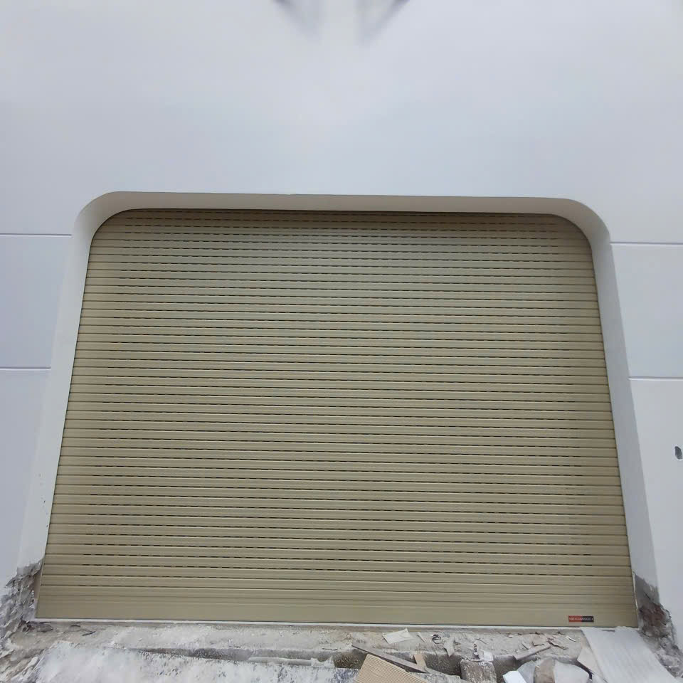 5 Điều Gia Chủ Cần Biết Về Cửa Cuốn Đức – Thẩm mỹ màu sắc sang trọng.