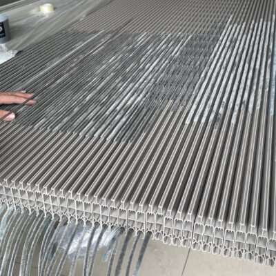 Nan Cửa Cuốn Khe Thoáng Alumdoor với gioăng giảm chấn chống ồn