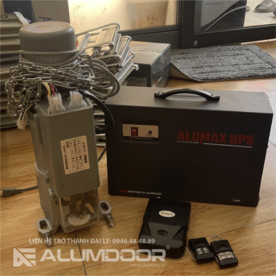 6 Tiêu Chí Chọn Phụ Kiện Cửa Cuốn Chính Hãng Alumdoor và tem kiểm định.